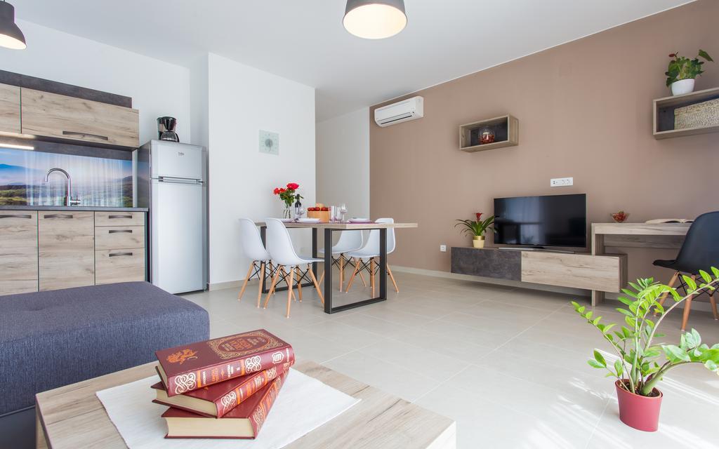 Apartments Viktorija Baska  Exterior photo