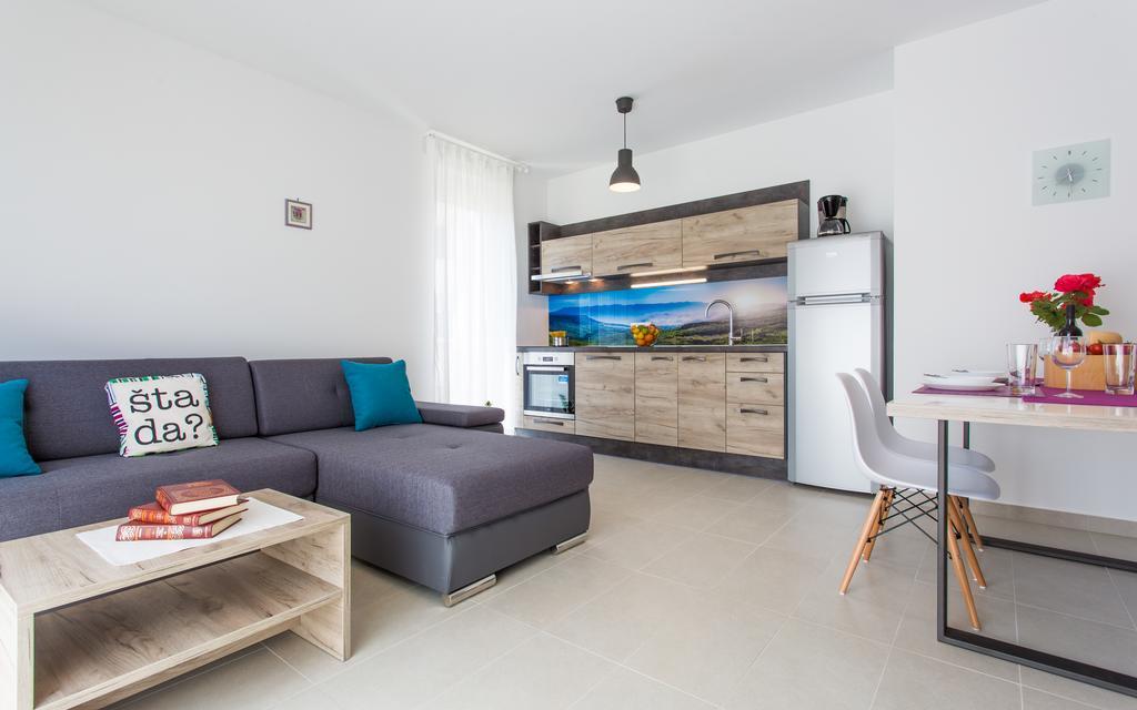 Apartments Viktorija Baska  Exterior photo