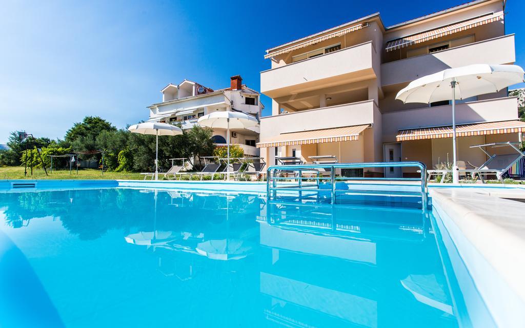 Apartments Viktorija Baska  Exterior photo