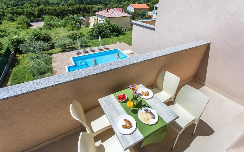 Apartments Viktorija Baska  Exterior photo